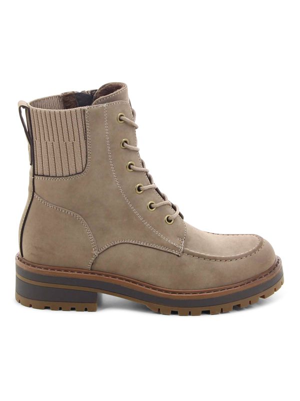 מגפונים צבאיים לנשים עם תיפורים