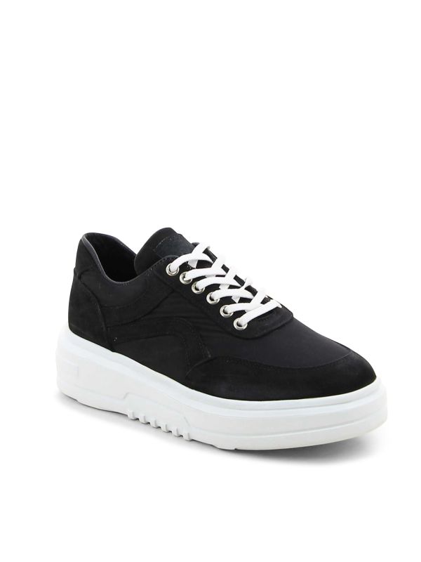 נעלי סניקרס לנשים