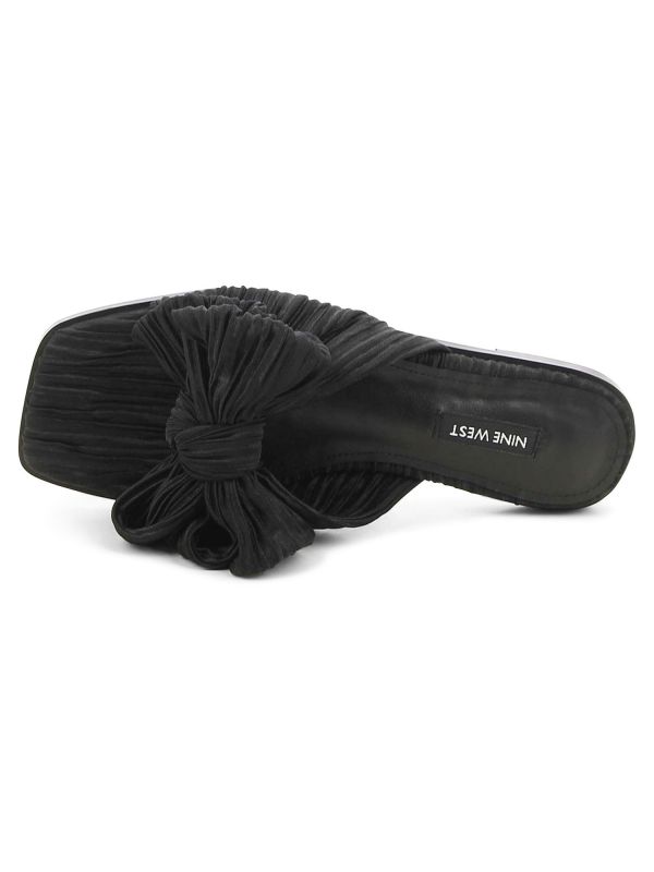 כפכפים שטוחים לנשים עם פרח