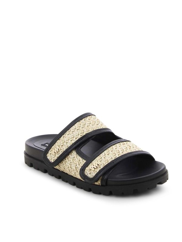 כפכפים שטוחים לנשים עם רצועות קלועות