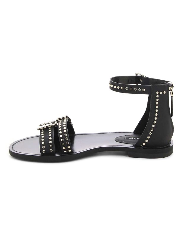 סנדלי רצועות שטוחים לנשים עם ניטים