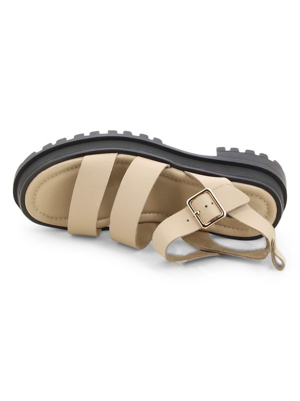 סנדלי נשים שטוחים עם שלוש רצועות וסוליית טרקטור