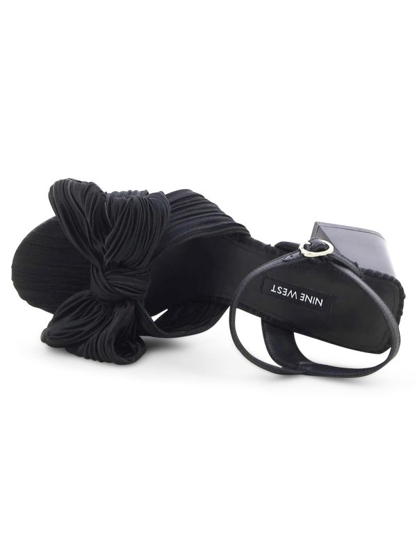 סנדלי עקב צ’אנקי עם פפיון פליסה לנשים