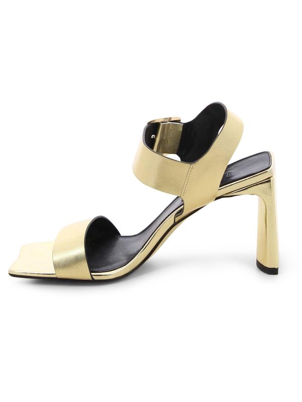 סנדלי נשים עם עקב גבוה ואבזם גדול