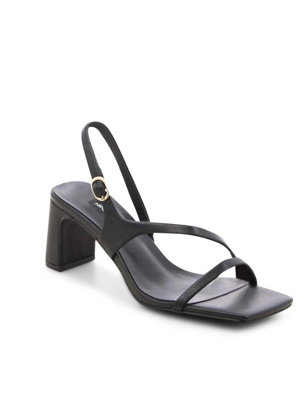 סנדלי נשים עם רצועה אה סימטרית ועקב גבוה