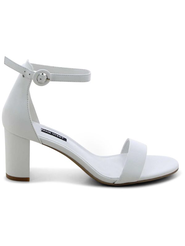 סנדלי נשים קלאסיים עם רצועה ועקב רחב