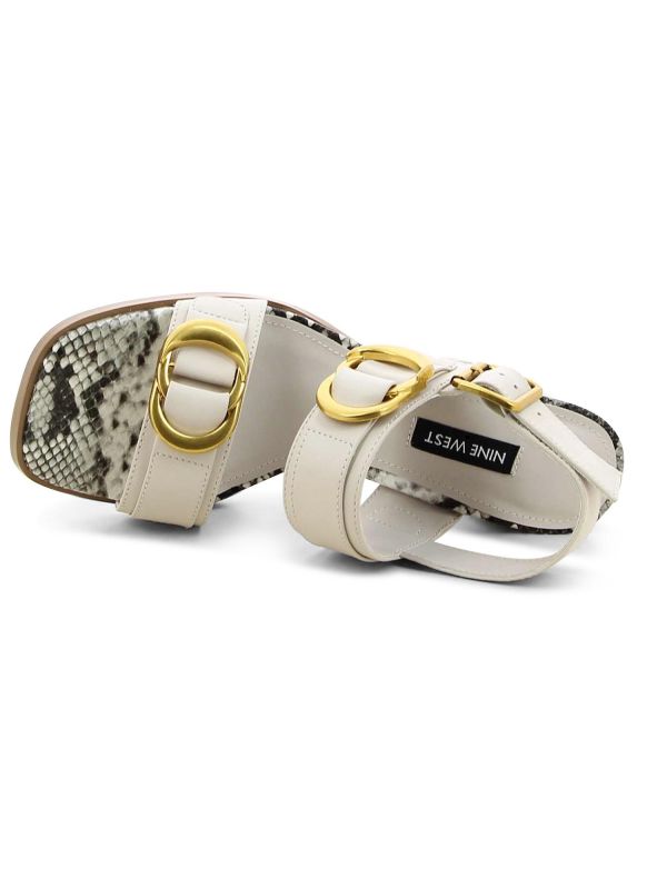 סנדלי נשים עם אבזמים ועקב צ’אנקי