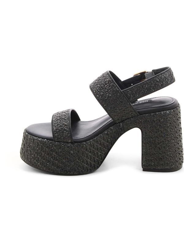 סנדלי פלטפורמה קלועים עם עקב גבוה