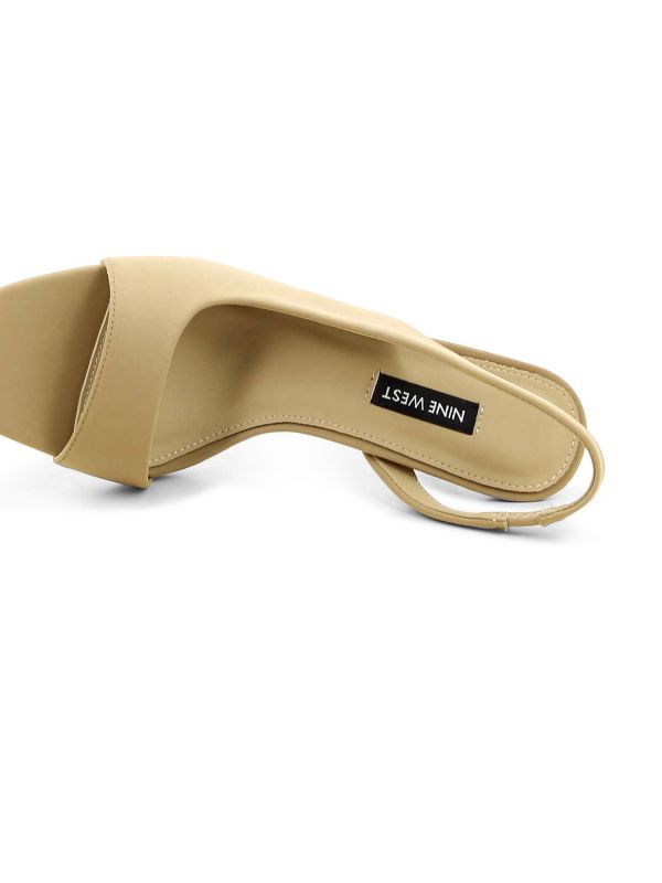 נעלי נשים עם רצועה אה סימטרית ועקב גבוה