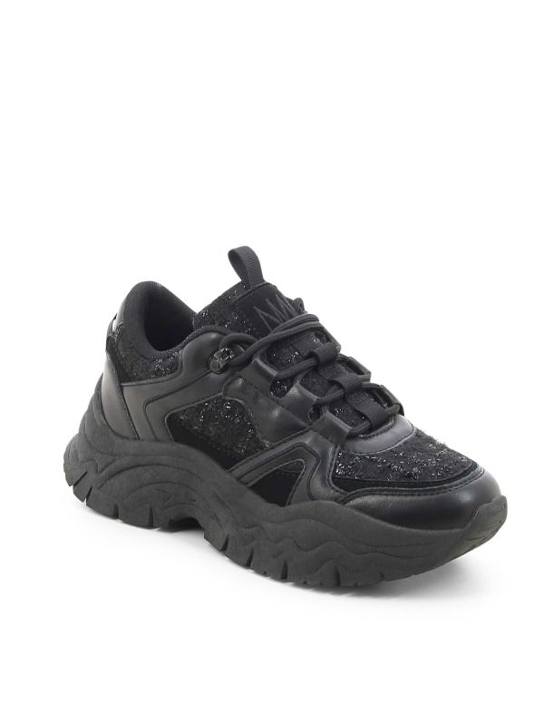 נעלי סניקרס מעוצבות