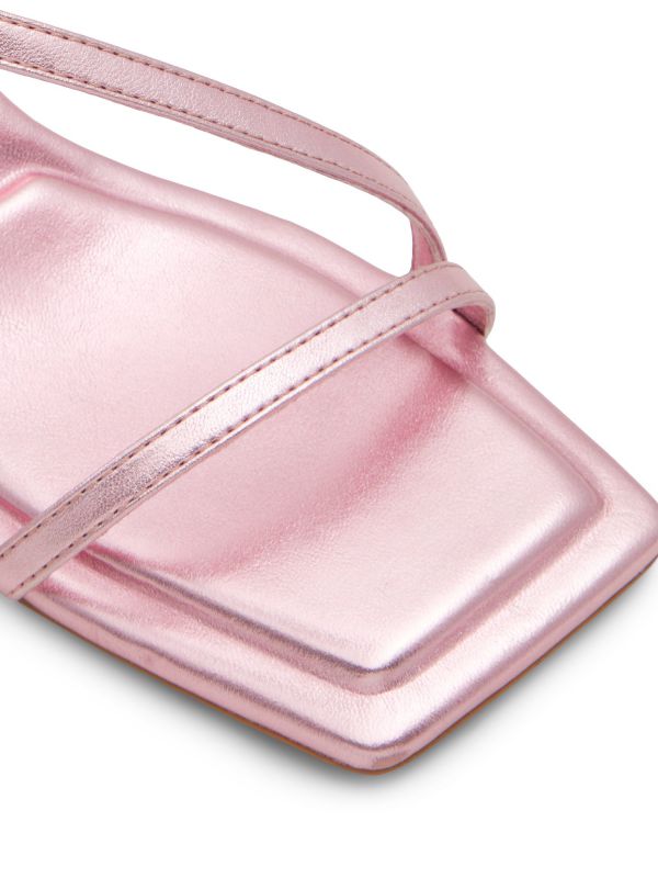 DEVINA - סנדלי עקב עם חרטום מרובע