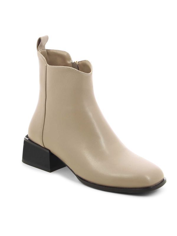 מגפונים קלאסיים עם עקב מרובע לנשים