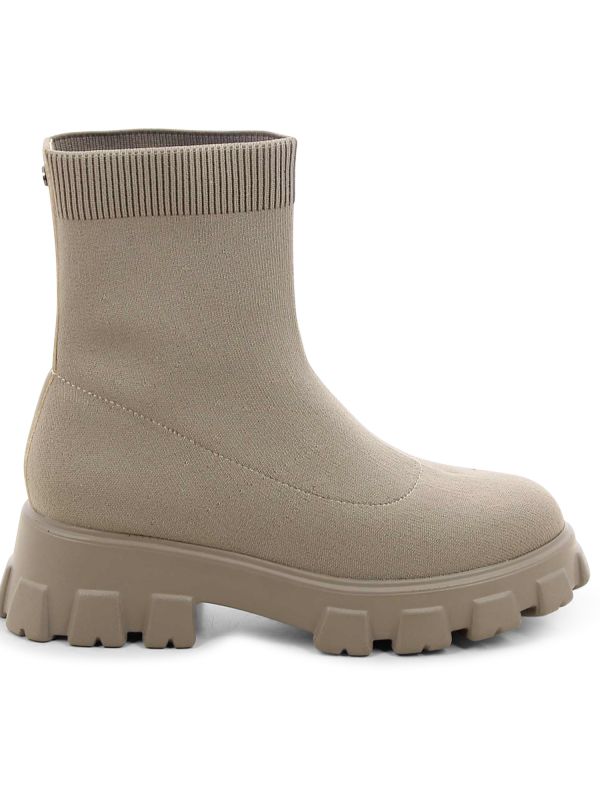 מגפוני גרב לנשים עם סוליית טרקטור