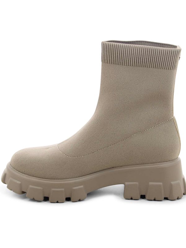 מגפוני גרב לנשים עם סוליית טרקטור