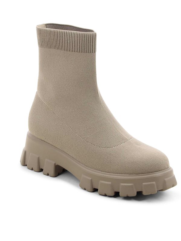 מגפוני גרב לנשים עם סוליית טרקטור