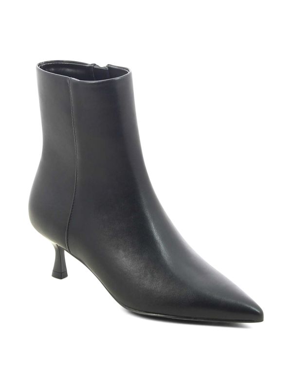 מגפוני עקב עם שפיץ לנשים