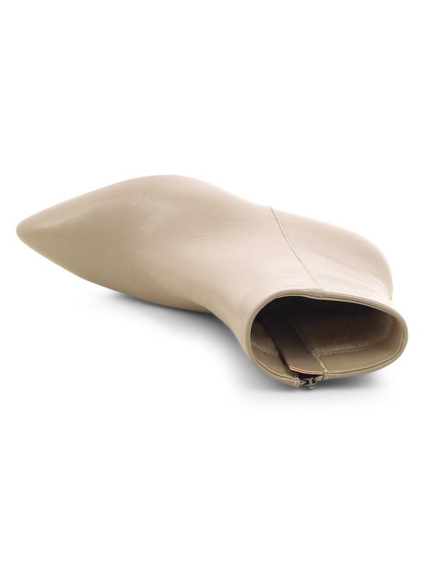 מגפוני עקב עם שפיץ לנשים