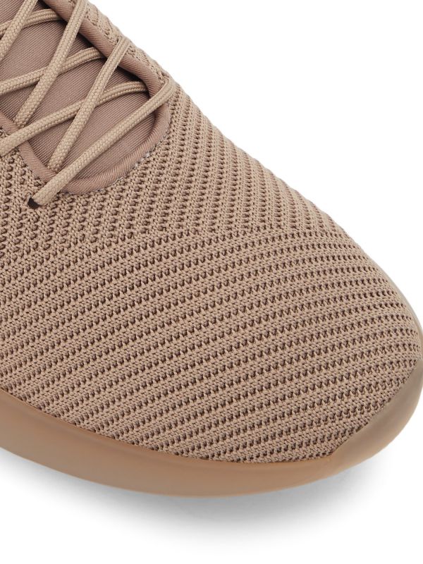 נעלי סניקרס קלועות לגברים