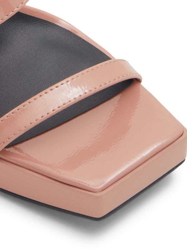 AMBY - סנדלי עקב גבוהים בגימור מבריק לנשים