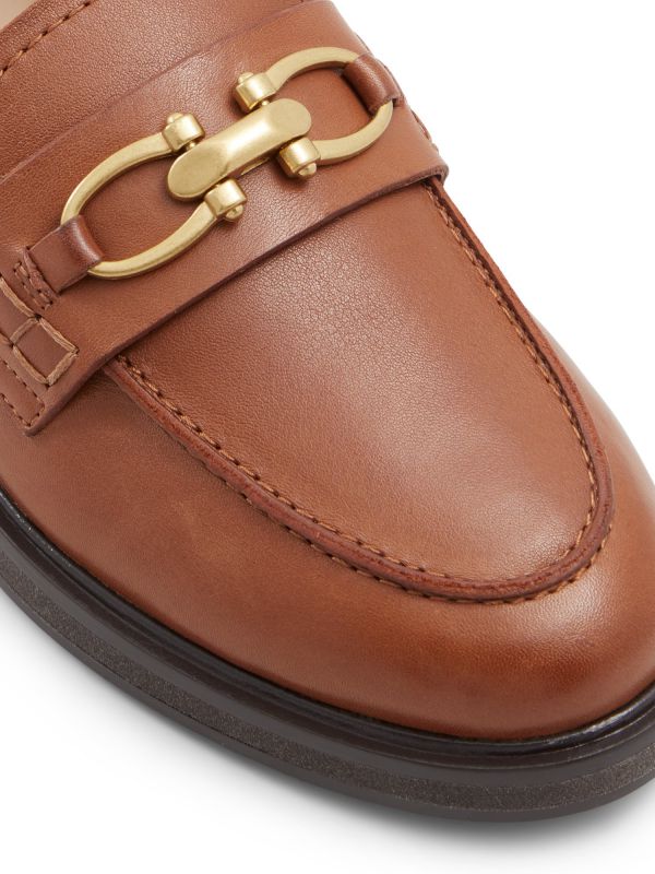 BISSOM - נעלי לואפרס מעור עם אבזם לנשים