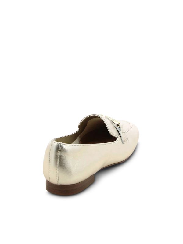 נעלי לואפרס מעור עם אבזם לנשים