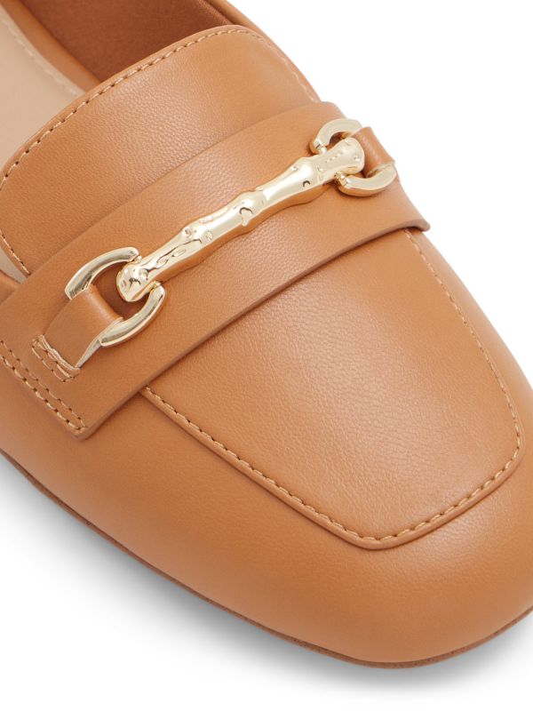 נעלי לואפרס עם אבזם לנשים