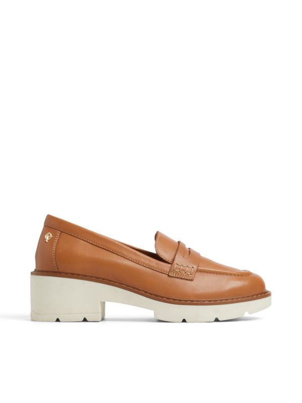 נעלי מוקסין מעור עם סוליית טרקטור לנשים