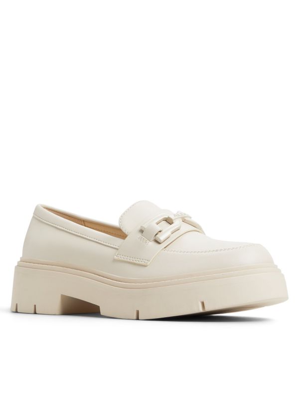 נעלי מוקסין עם סוליית טרקטור ואבזם לנשים