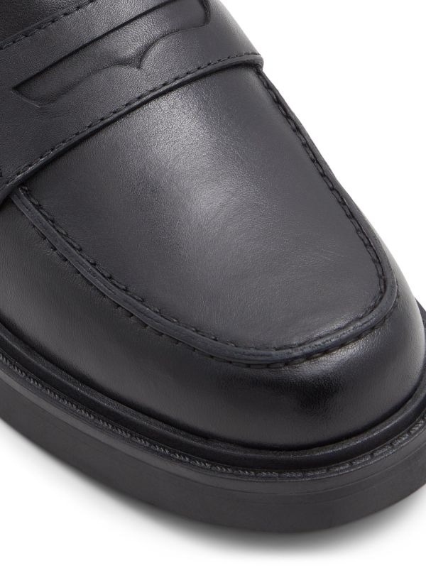 נעלי לואפרס מעור לנשים