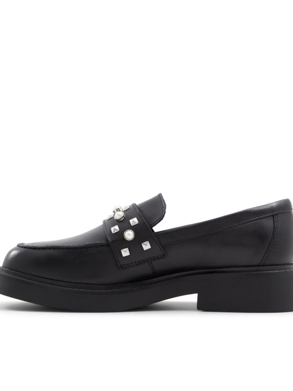 נעלי לואפרס מעור לנשים