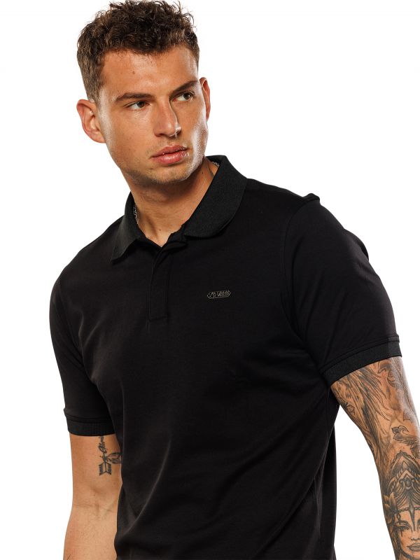 חולצת פולו קצרה לגברים עם תווית מטאלית