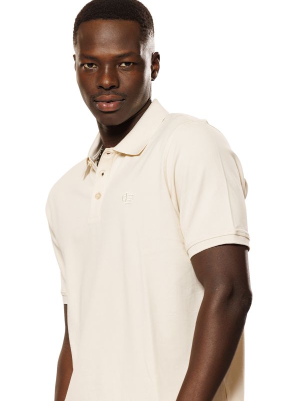 חולצת פולו קצרה עם עיטור בחזה לגברים