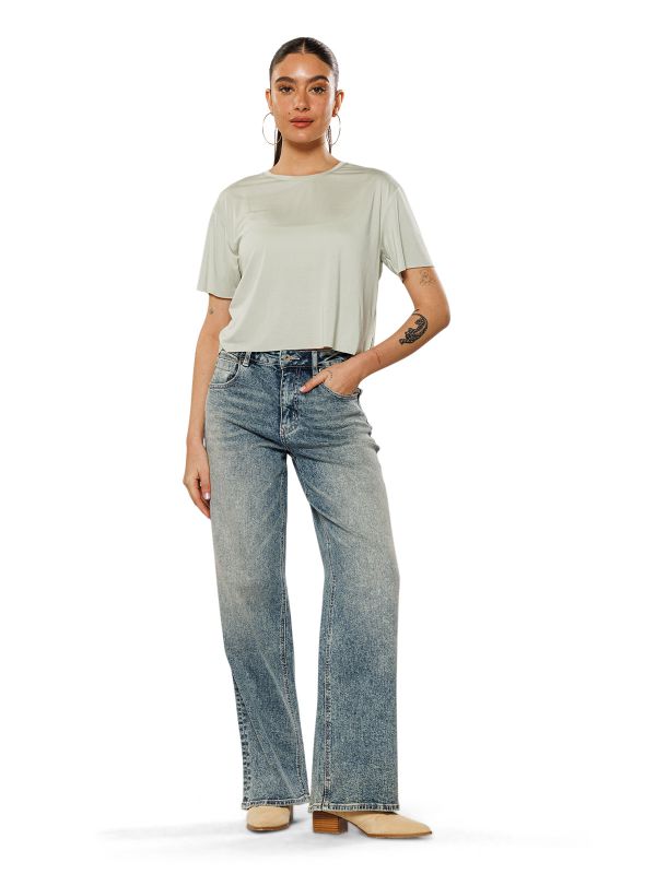 טי שירט קצרה לנשים בגזרת קרופ