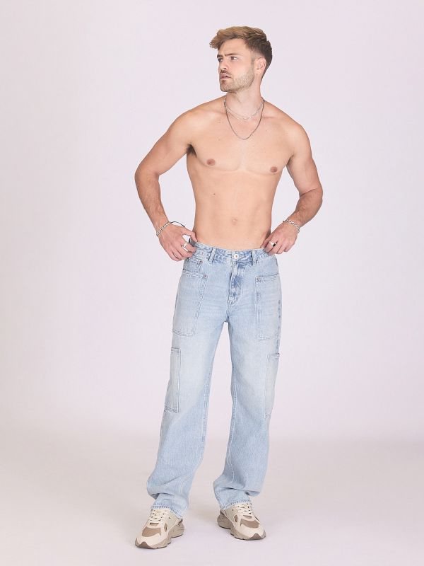 ג’ינס בגזרה רחבה ונוחה לגברים
