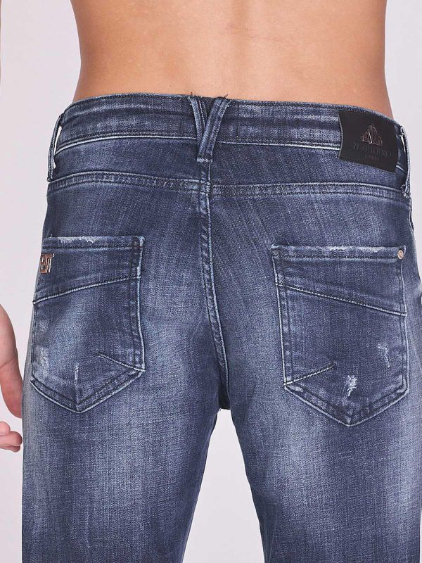 ג’ינס בגזרת סקיני לגברים