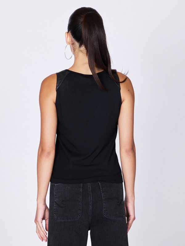 גופייה עם מחשוף וי לנשים