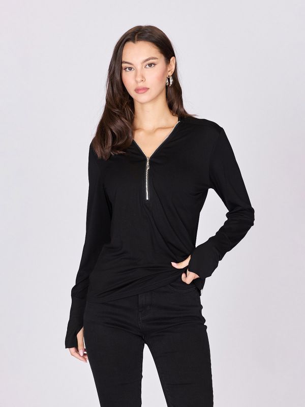 חולצת טי ארוכה עם צווארון וריץ’ רכיסה לנשים