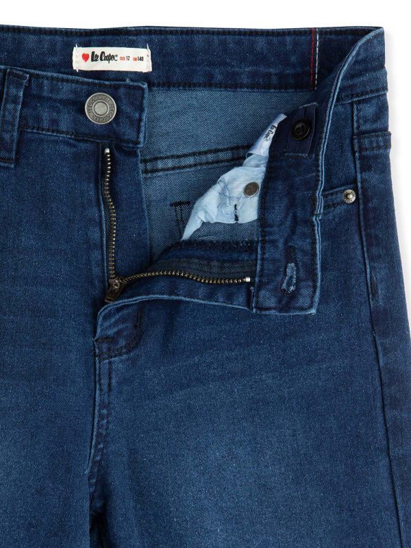 ג’ינס מתרחב בנות