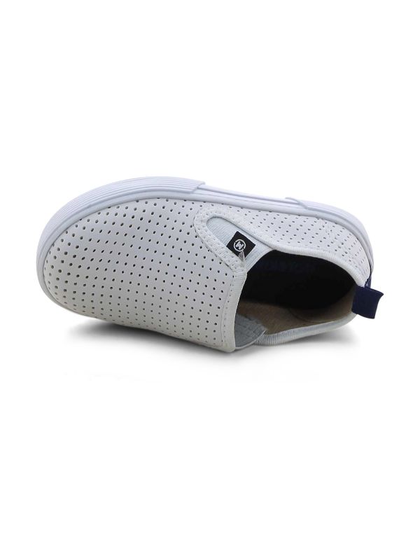 נעלי סליפ און דוגמא מחוררת לפעוטות