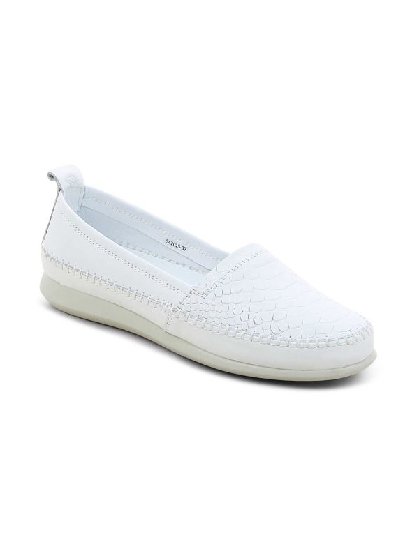 נעלי סליפ און בדוגמת נחש לנשים