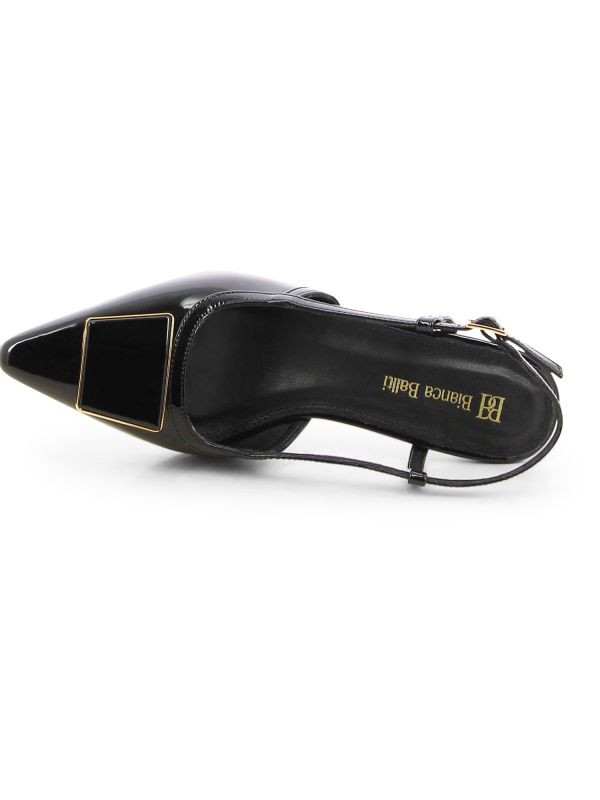 נעלי סירה עם עקב ואבזם מתוכשט