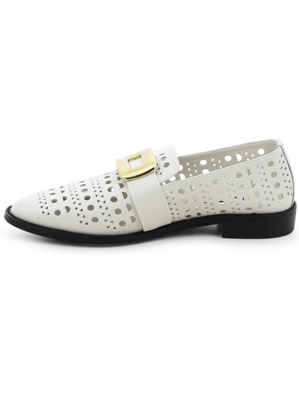 נעלי לואפרס מחוררות עם אבזם לנשים