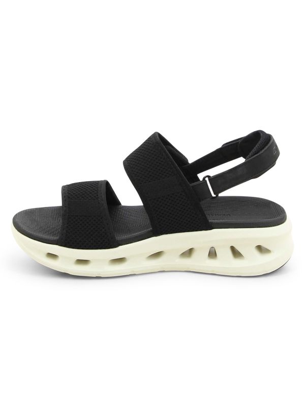 סנדלי רצועות עם סוליה מחוררת לנשים