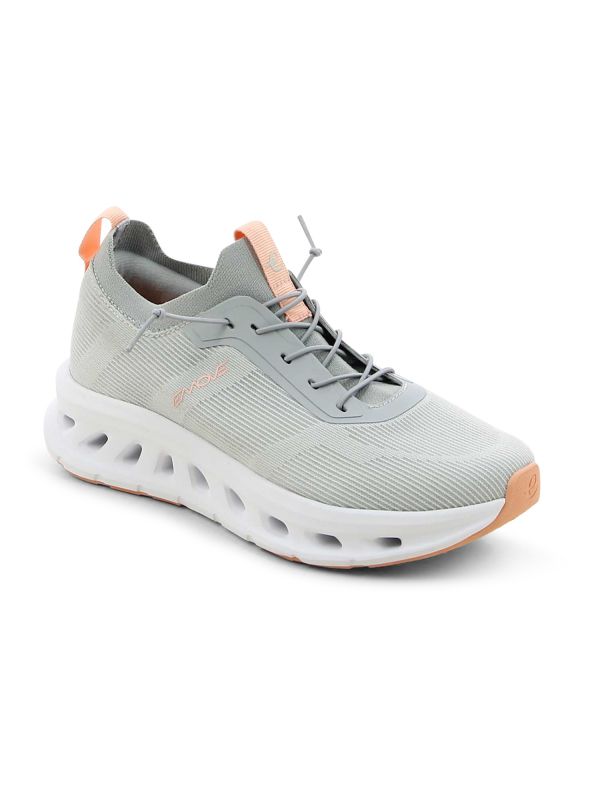 נעלי ספורט נוחות סוליה מחוררת לנשים