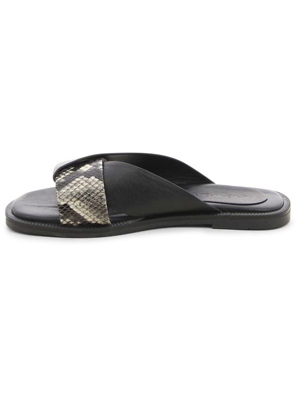 כפכפים שטוחים דוגמא מנומרת לנשים