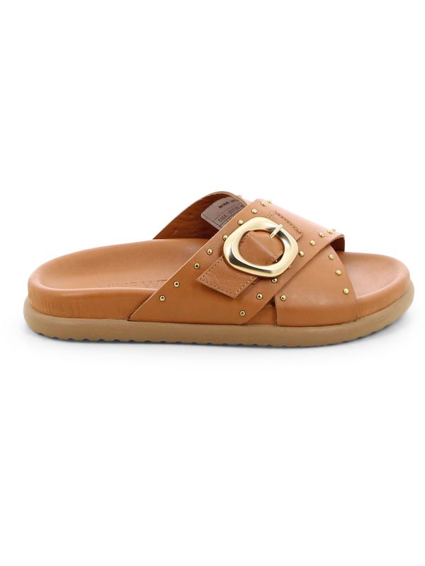 כפכפי רצועות מוצלבות עם ניטים לנשים