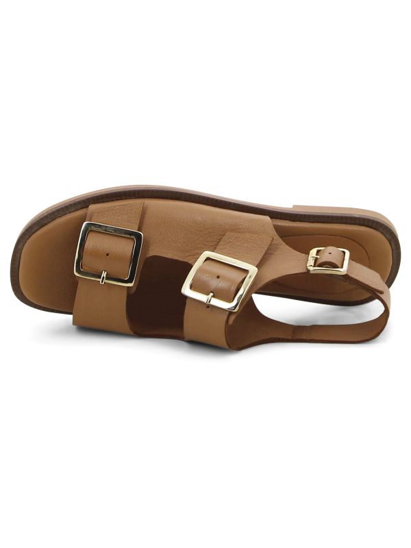 סנדלים שטוחים עם אבזמים מוזהבים לנשים