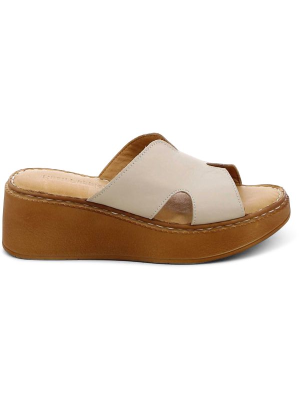 כפכפים עם עקב רוקי לנשים