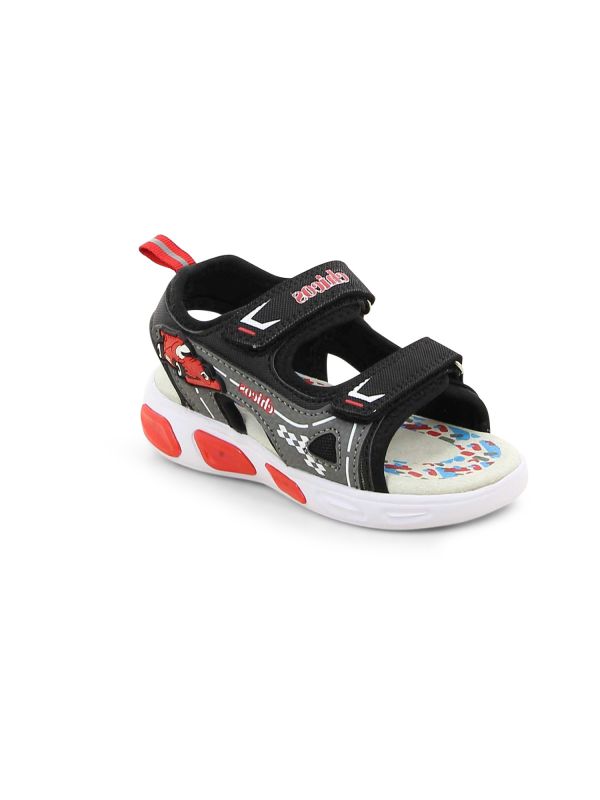 סנדלי CHICOS בדוגמת מכוניות מרוץ לילדים