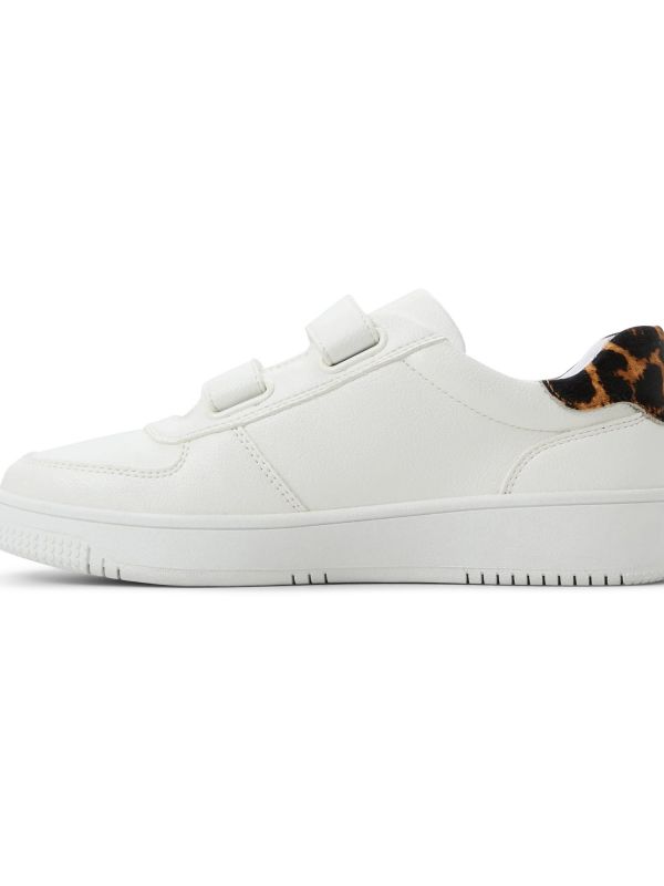 סניקרס סקוטש לבנות עם נגיעת נמר